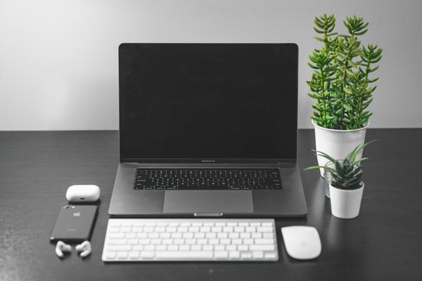 Exploring the impact of uk computing hardware innovations on healthcare technology